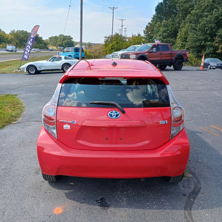 2013 Toyota Prius Image 4