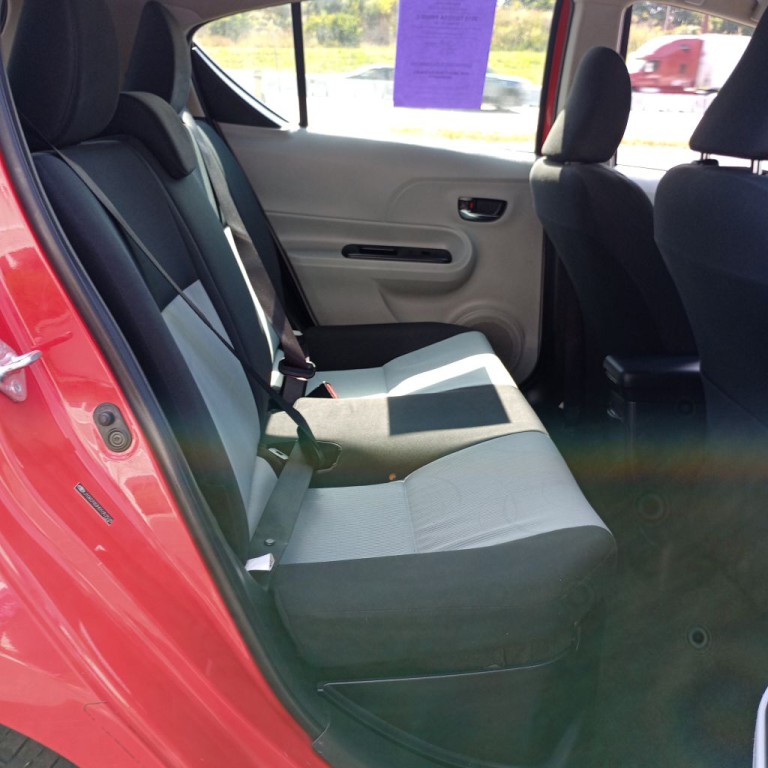 2013 Toyota Prius Image 20