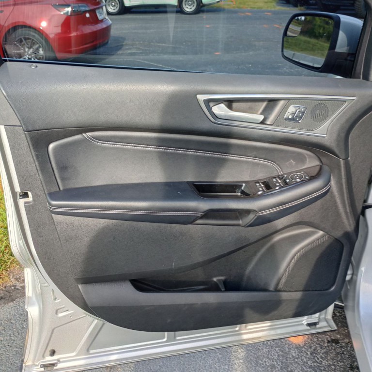 2018 Ford Edge Image 11