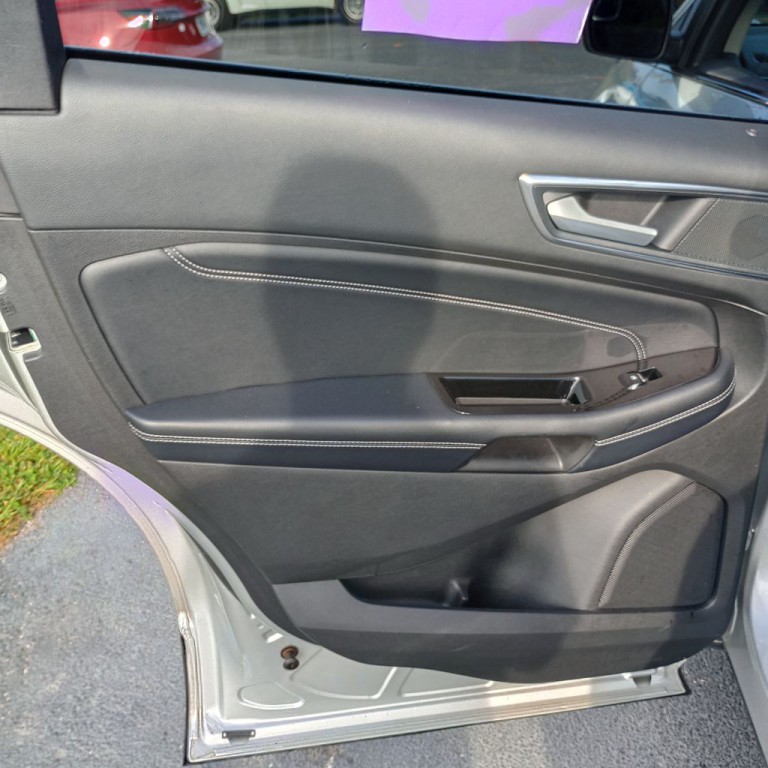 2018 Ford Edge Image 16