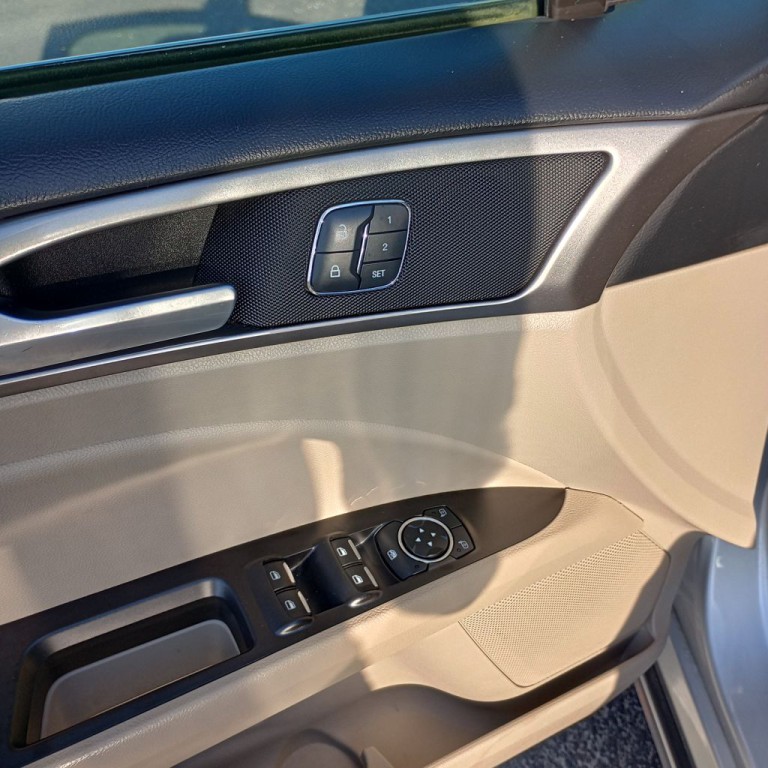2018 Ford Fusion Image 12