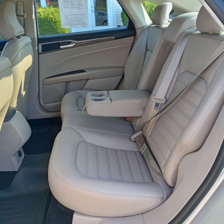2018 Ford Fusion Image 16