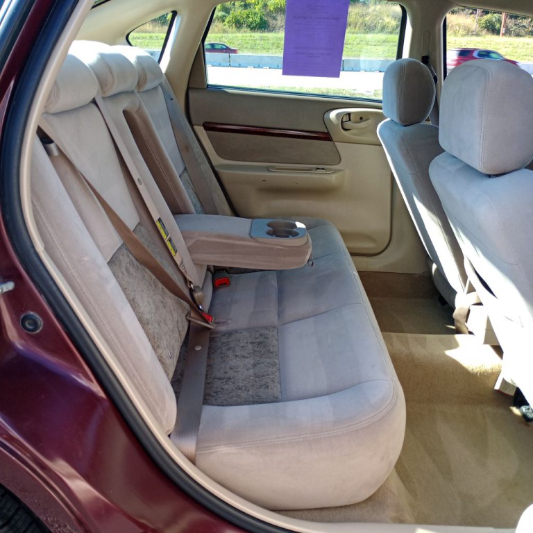2004 Chevrolet Impala Image 19
