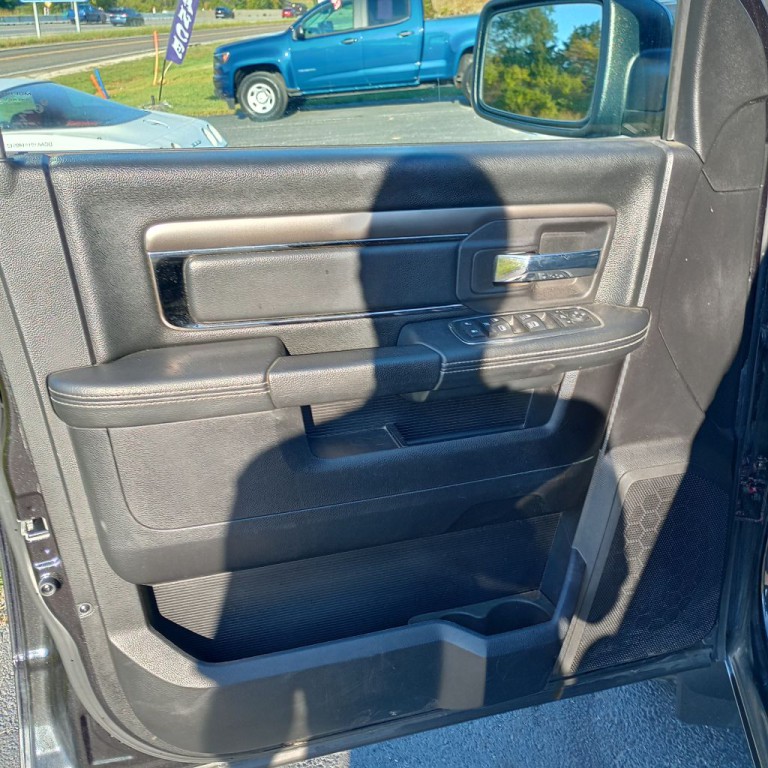 2015 RAM 1500 Image 11