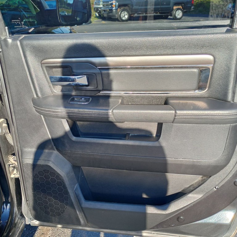 2015 RAM 1500 Image 19