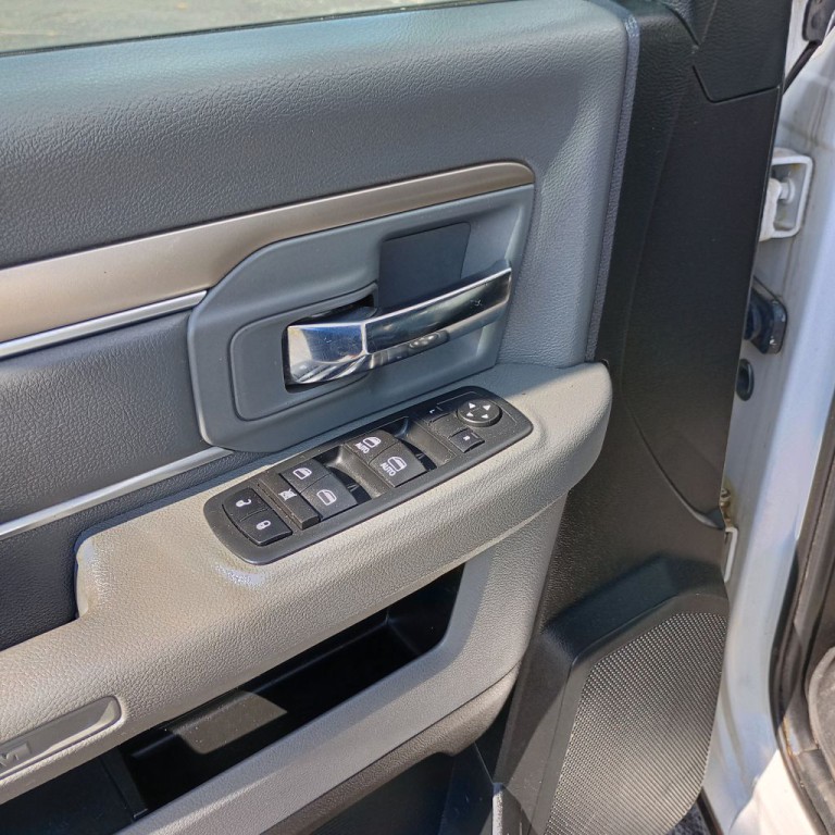 2017 RAM 1500 Image 12