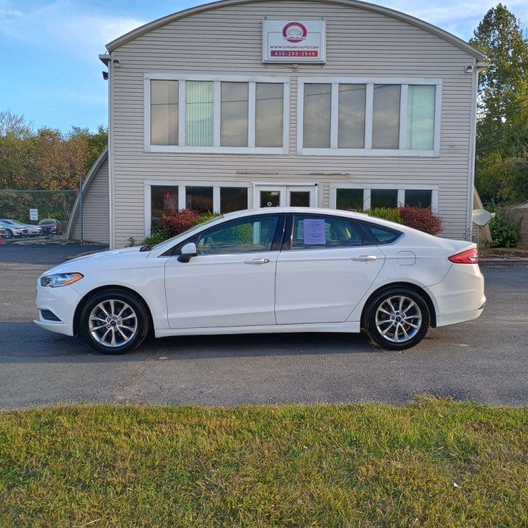 2017 Ford Fusion Image 2