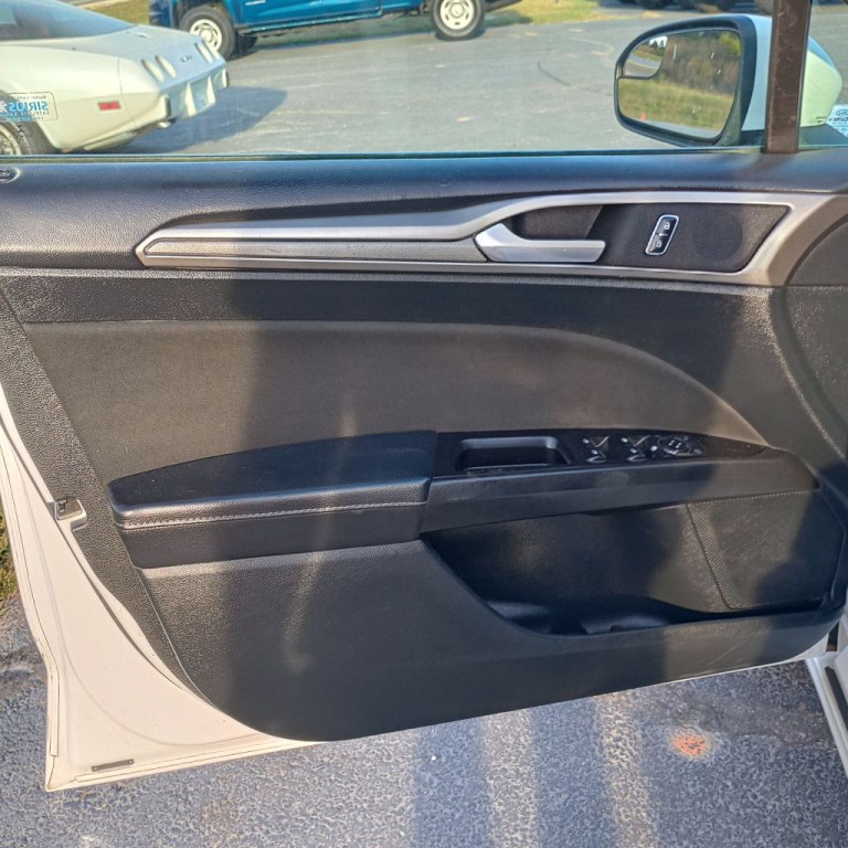 2017 Ford Fusion Image 11