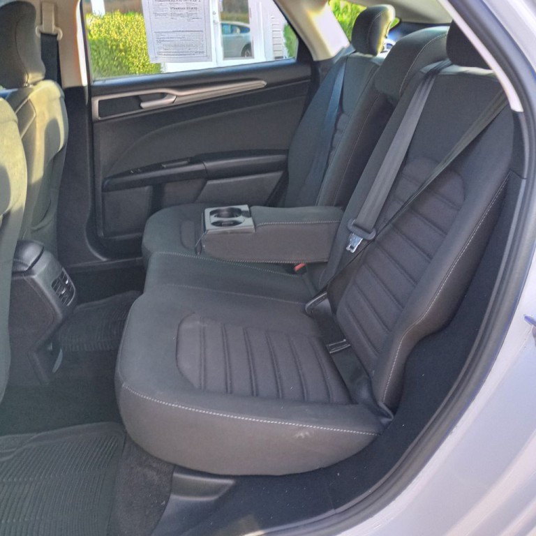 2017 Ford Fusion Image 16