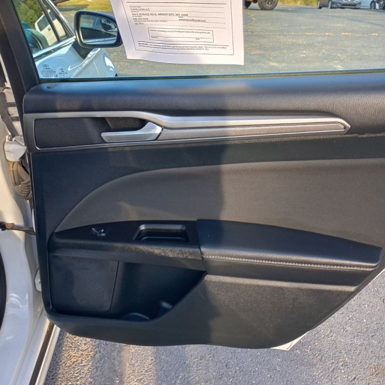 2017 Ford Fusion Image 18
