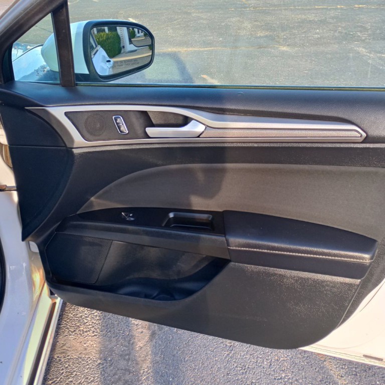 2017 Ford Fusion Image 21
