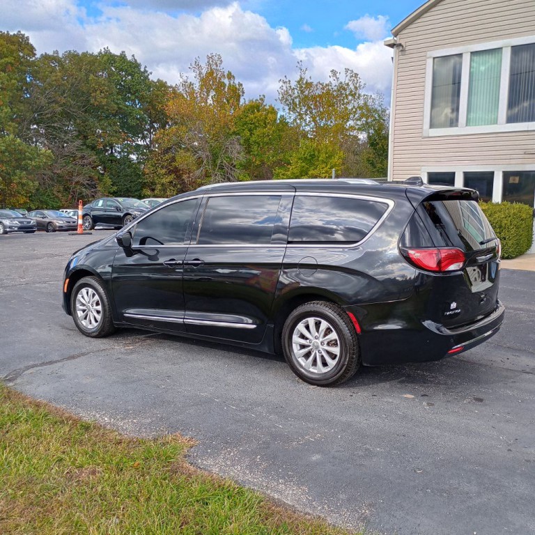 2019 Chrysler Pacifica Image 3
