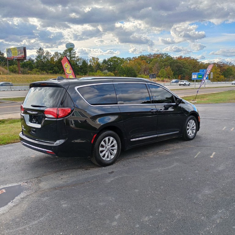 2019 Chrysler Pacifica Image 5