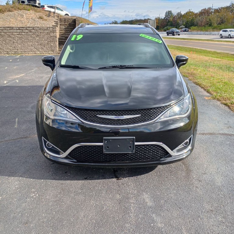 2019 Chrysler Pacifica Image 8