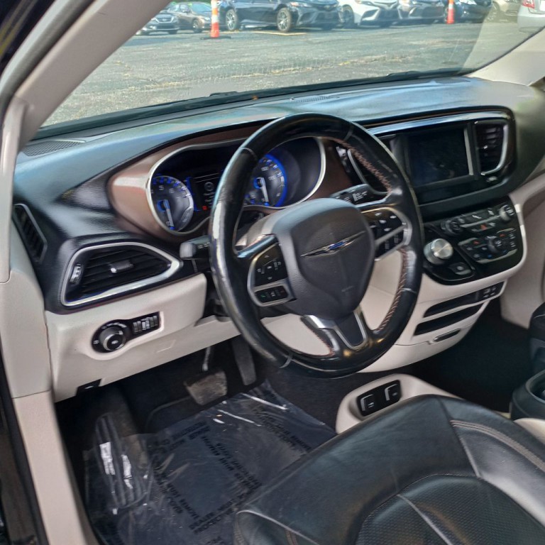 2019 Chrysler Pacifica Image 9
