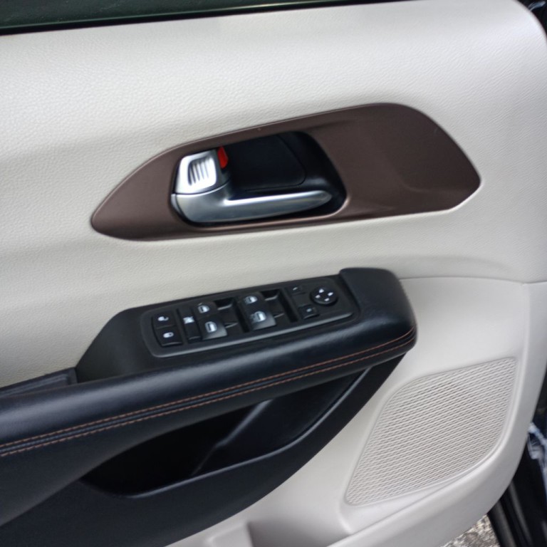 2019 Chrysler Pacifica Image 12