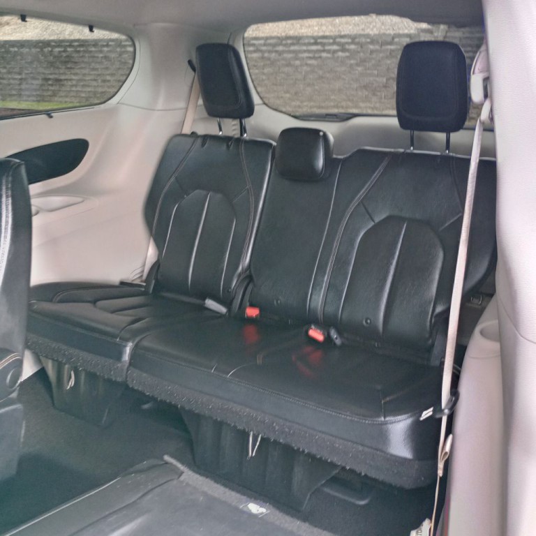 2019 Chrysler Pacifica Image 18