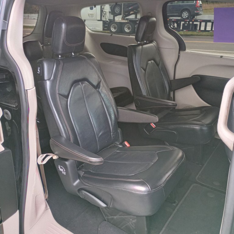 2019 Chrysler Pacifica Image 21