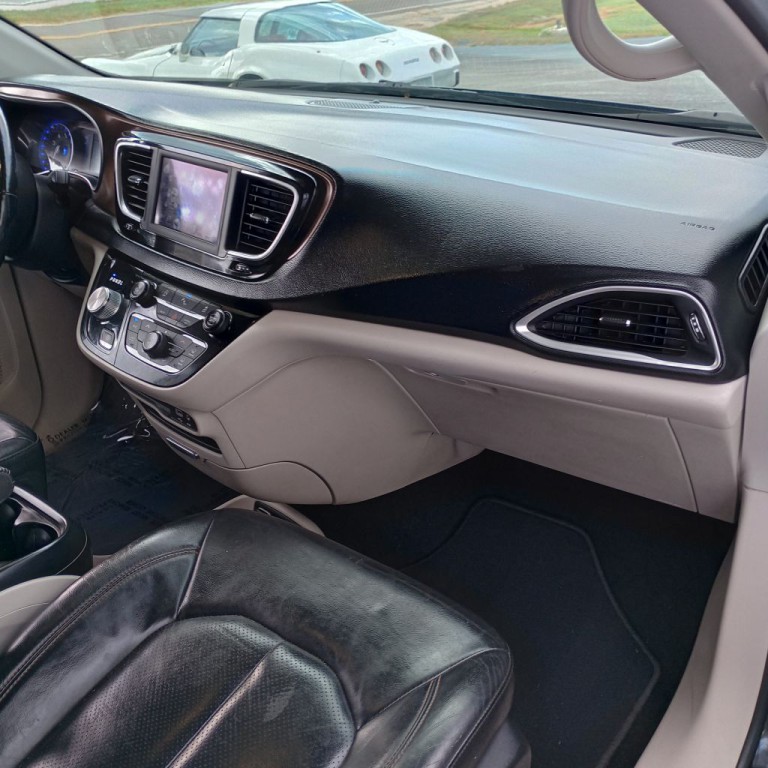 2019 Chrysler Pacifica Image 22