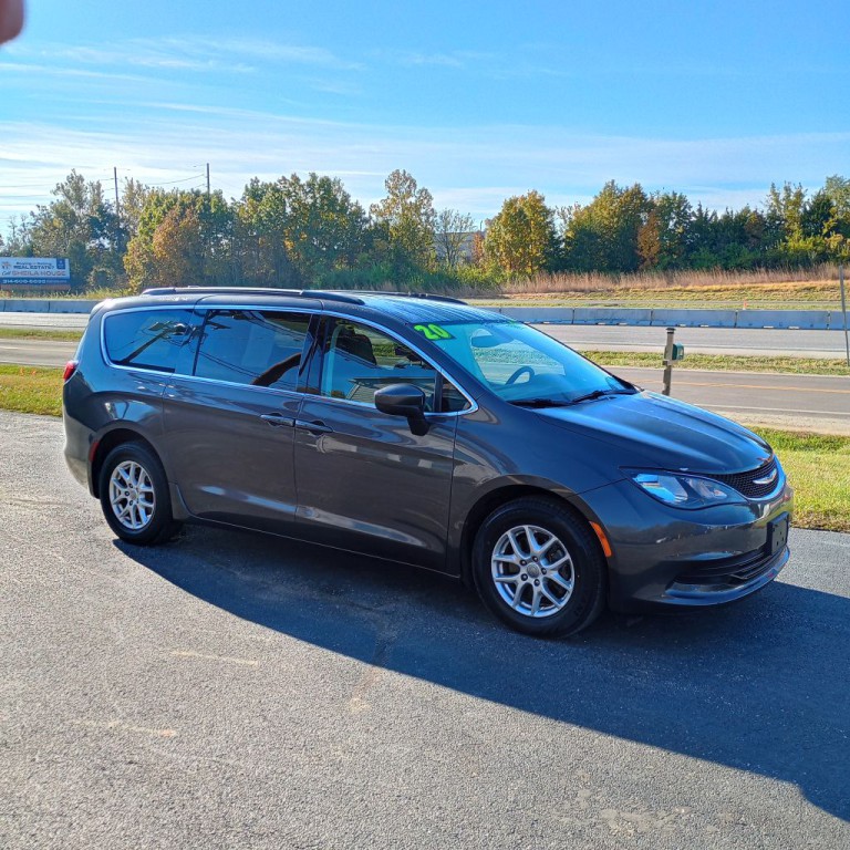 2020 Chrysler Voyager Image 7