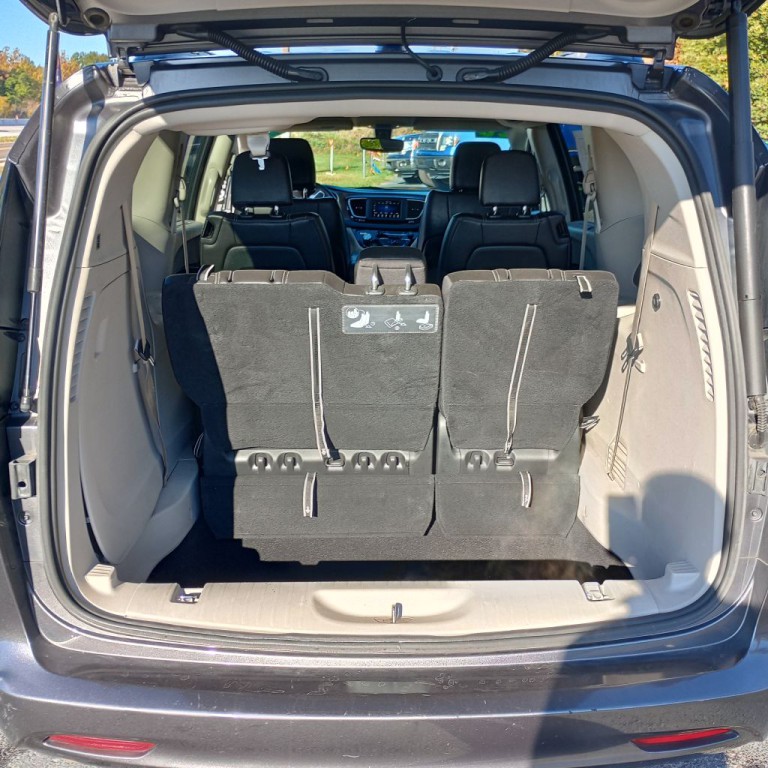2020 Chrysler Voyager Image 18