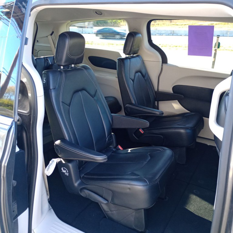 2020 Chrysler Voyager Image 20