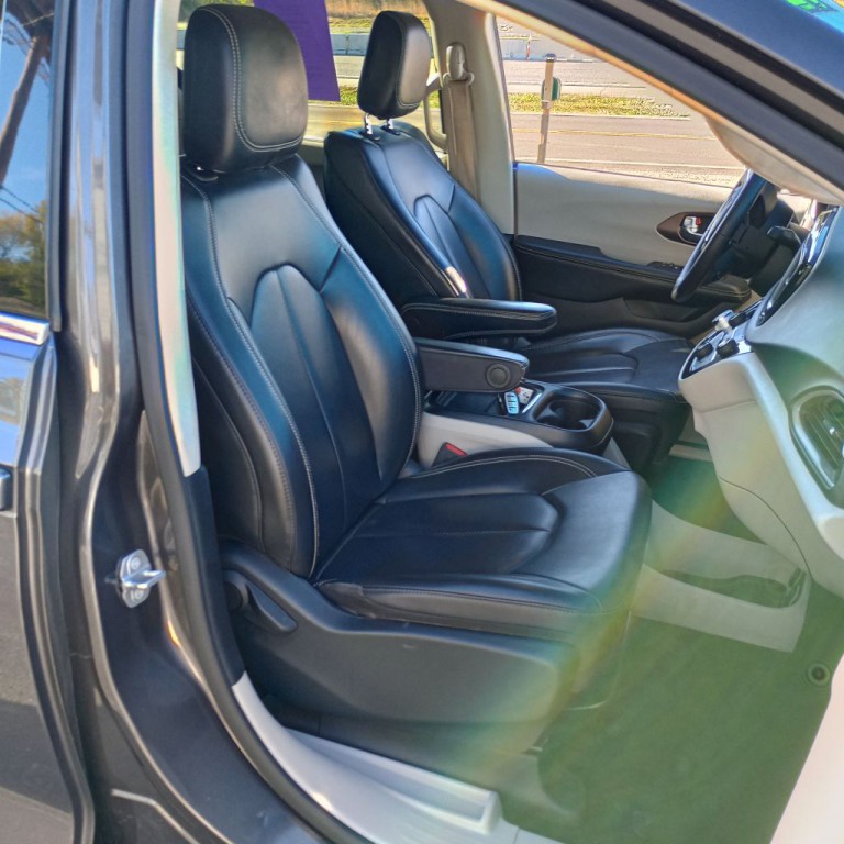 2020 Chrysler Voyager Image 24
