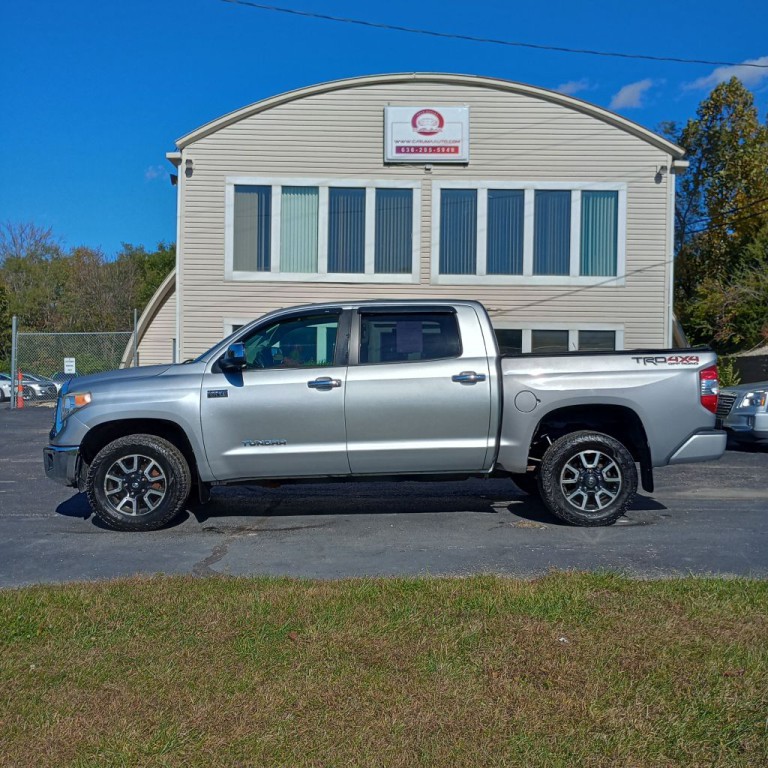 2015 Toyota Tundra Image 2