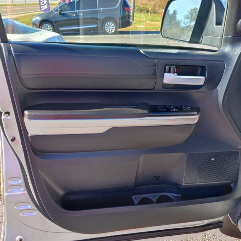 2015 Toyota Tundra Image 11