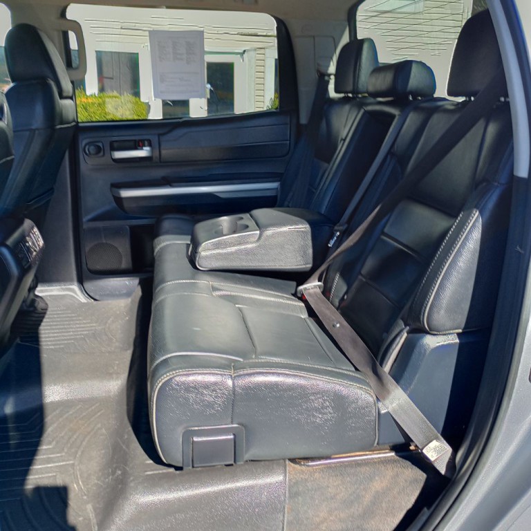 2015 Toyota Tundra Image 18
