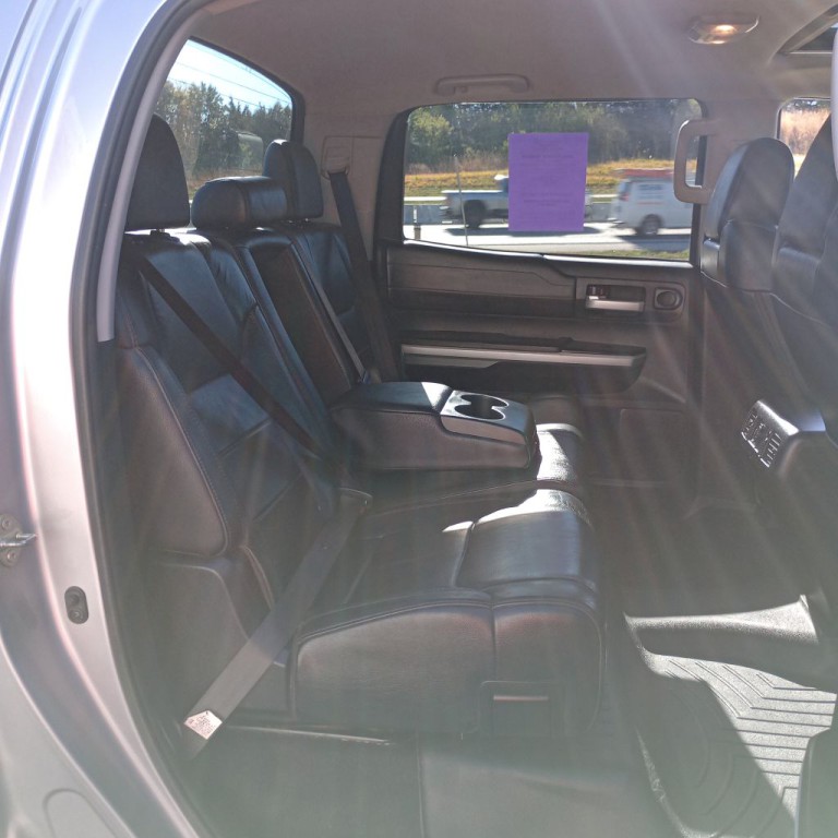 2015 Toyota Tundra Image 21