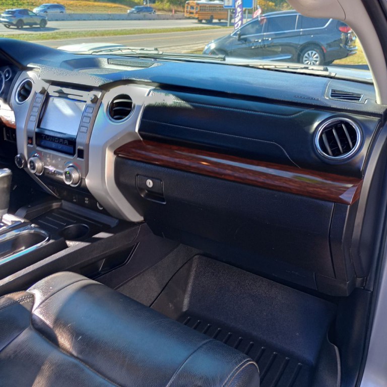 2015 Toyota Tundra Image 22