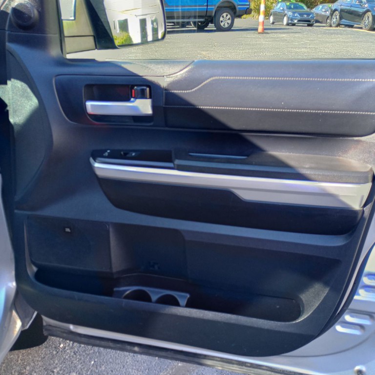 2015 Toyota Tundra Image 23