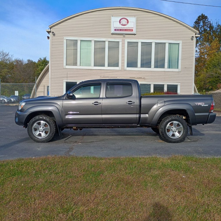 2013 Toyota Tacoma Image 2