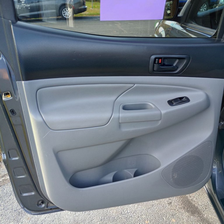 2013 Toyota Tacoma Image 16