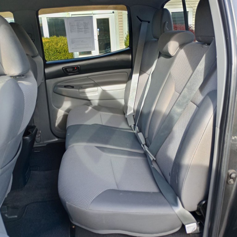 2013 Toyota Tacoma Image 17