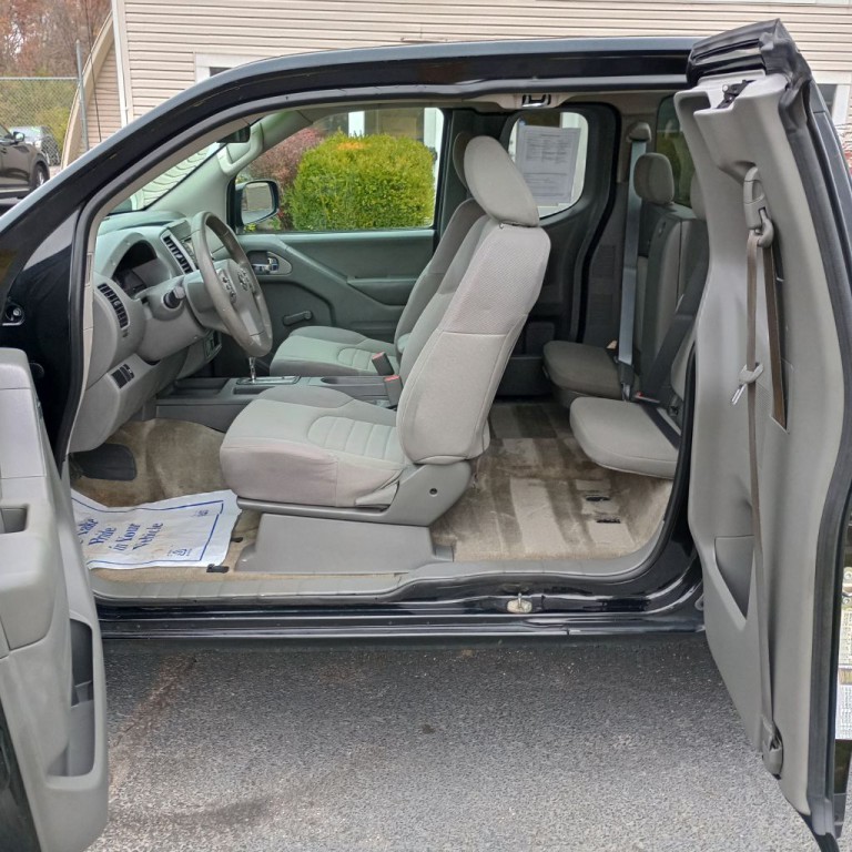 2017 Nissan Frontier Image 13