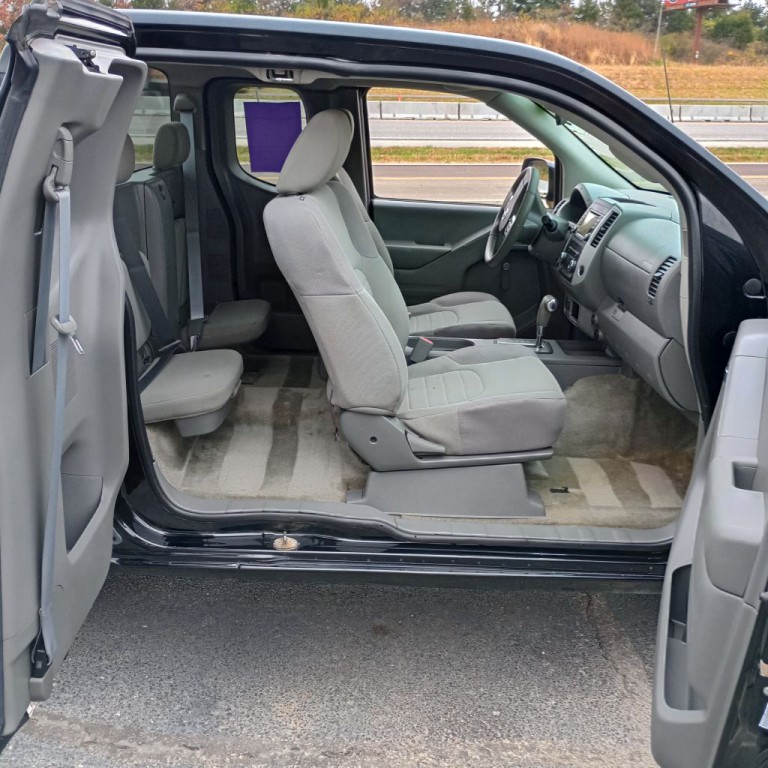 2017 Nissan Frontier Image 16