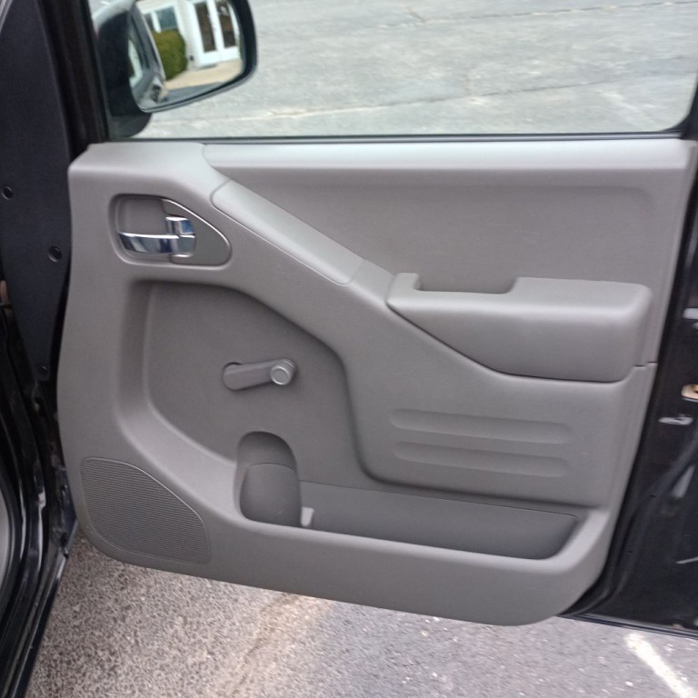 2017 Nissan Frontier Image 19