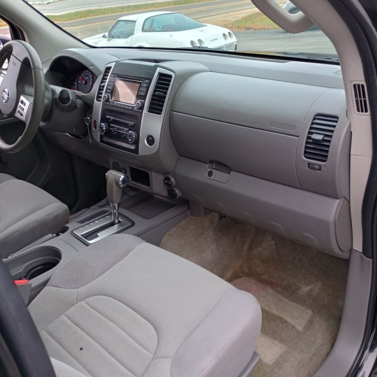 2017 Nissan Frontier Image 19