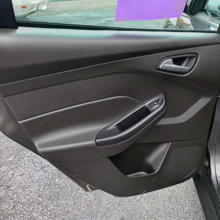 2017 Ford Focus Image 15