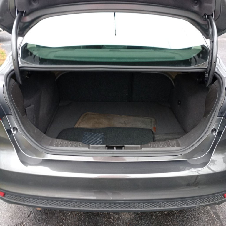 2017 Ford Focus Image 17