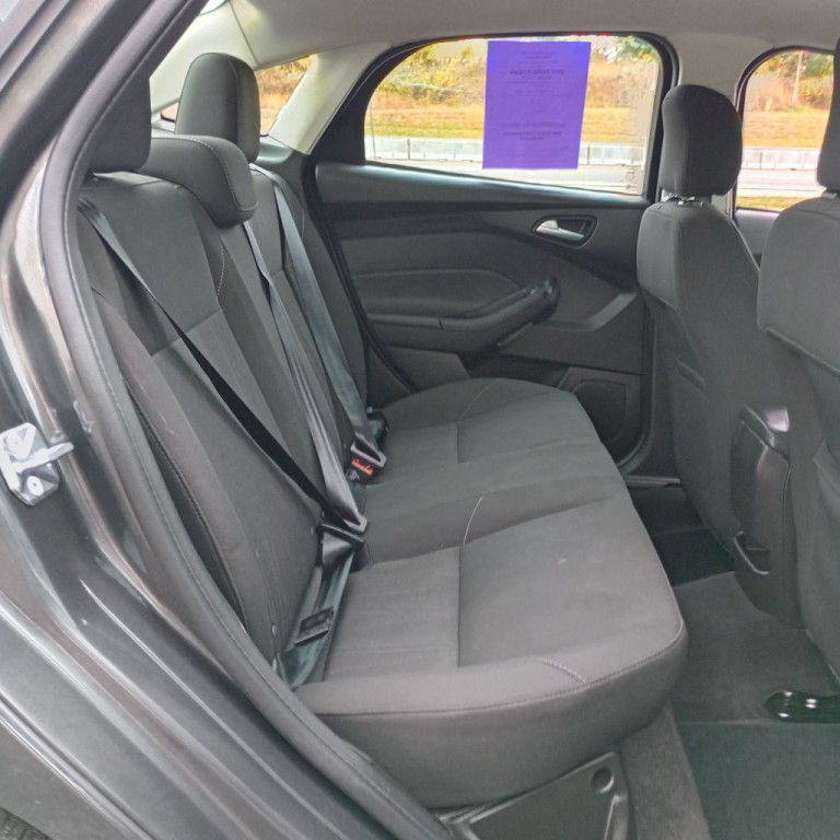 2017 Ford Focus Image 19