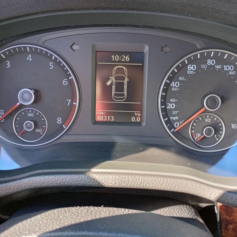 2012 Volkswagen Passat Image 10