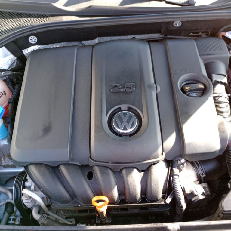 2012 Volkswagen Passat Image 25