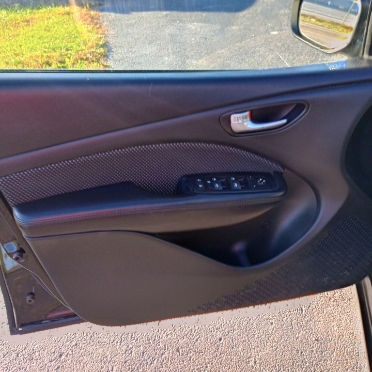 2015 Dodge Dart Image 11