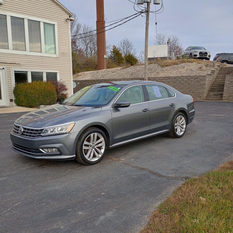 2018 Volkswagen Passat Image 1