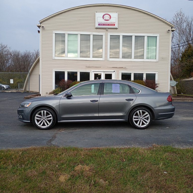 2018 Volkswagen Passat Image 2