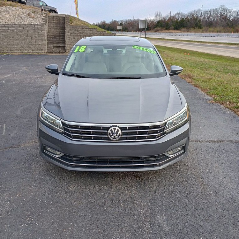 2018 Volkswagen Passat Image 8