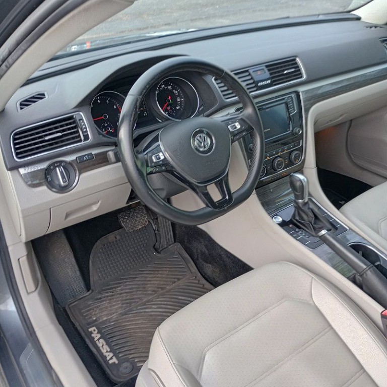 2018 Volkswagen Passat Image 9